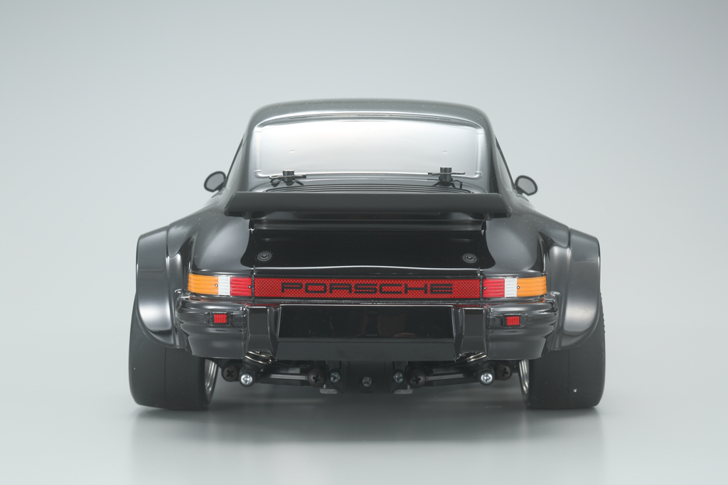 77年に登場した記念モデル「ブラックポルシェ」をイメージした電動RC