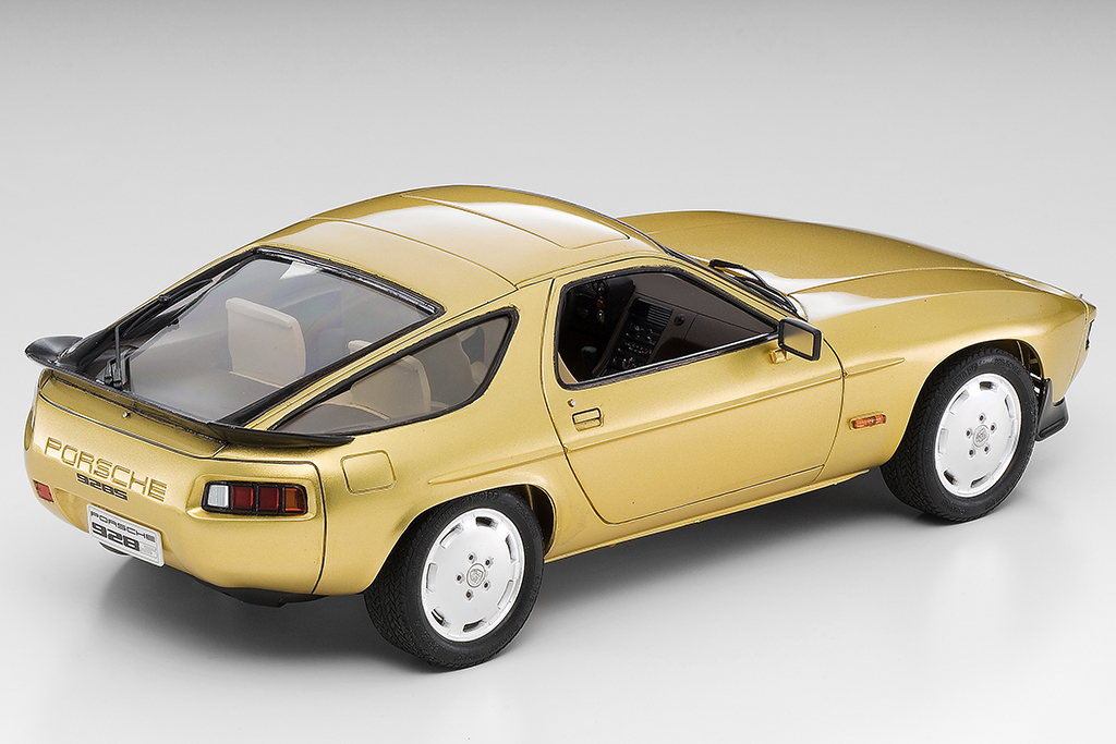 目玉が飛び出すこの仕上がり！タミヤ製1/20スケール「ポルシェ928S」を