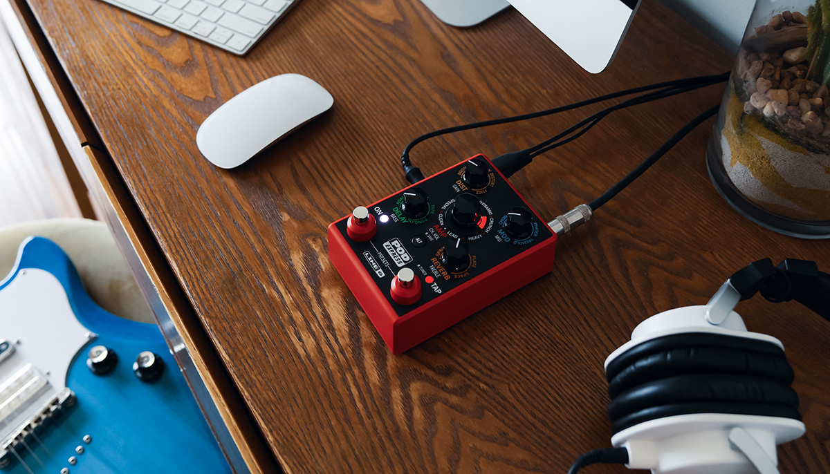 Line 6 | POD Express | Lightweight Guitar Amp and Effects Processor