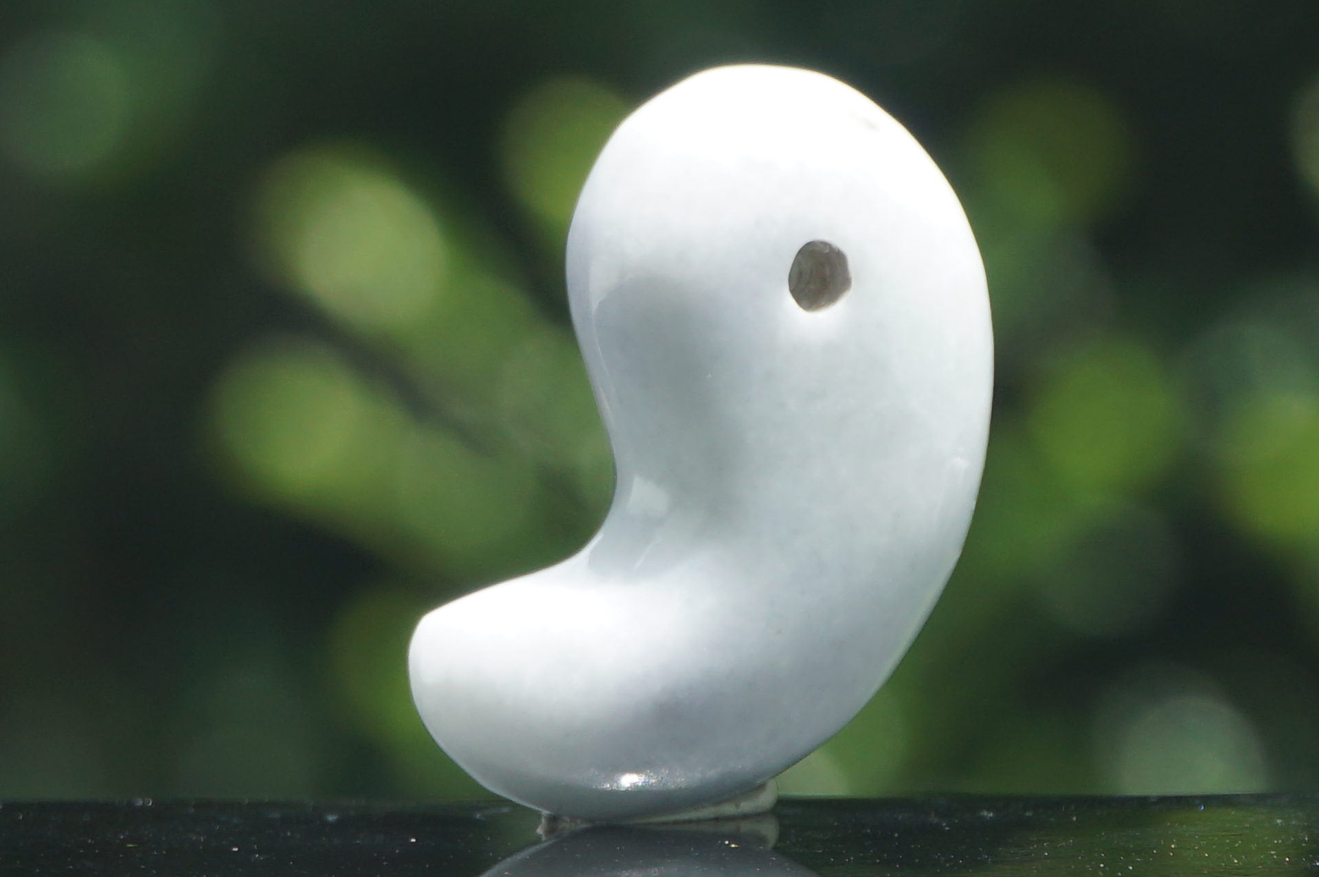 糸魚川翡翠勾玉 糸魚川翡翠 勾玉 ラベンダー翡翠 ラベンダー翡翠勾玉