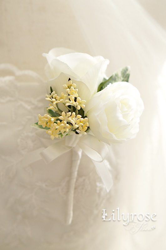 白×イエローのバラのラウンドブーケ【アーティフィシャルフラワー】A-026