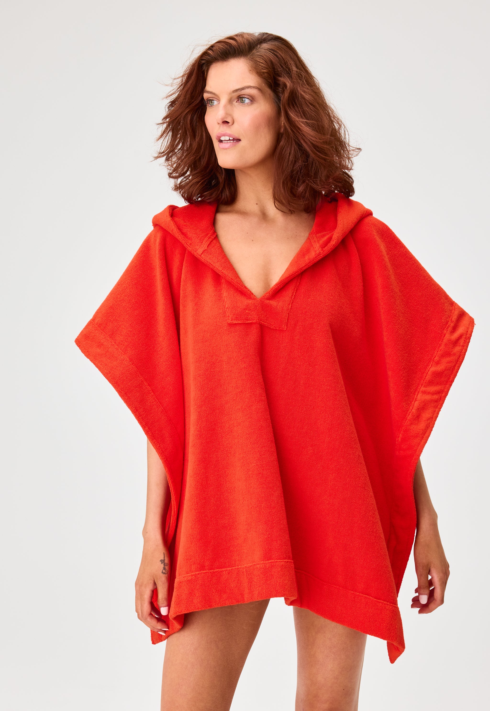 THE BEACH PONCHO in TOMATO TERRY CLOTH – Lisa Marie Fernandez