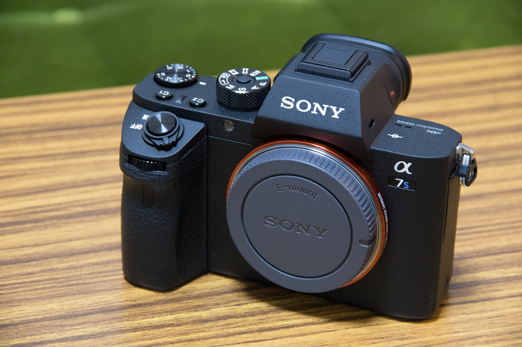 レビュー】圧倒的な高感度を手に入れたくて！35mmフルサイズミラーレス