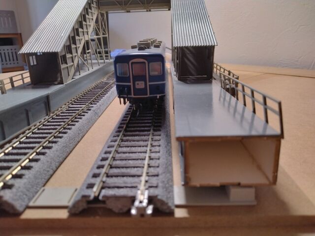 16番(HOゲージ)駅ホームジオラマを考える その3 : クローゼットの中の