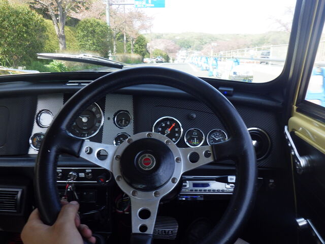 SMZ様 ステアリングセンターがズレてしまったとのことでご来店です