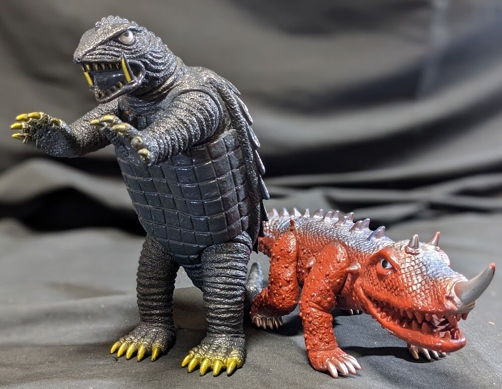 昭和ガメラ＆バルゴン（バンダイ）ソフビフィギュア2体セット : 恐竜
