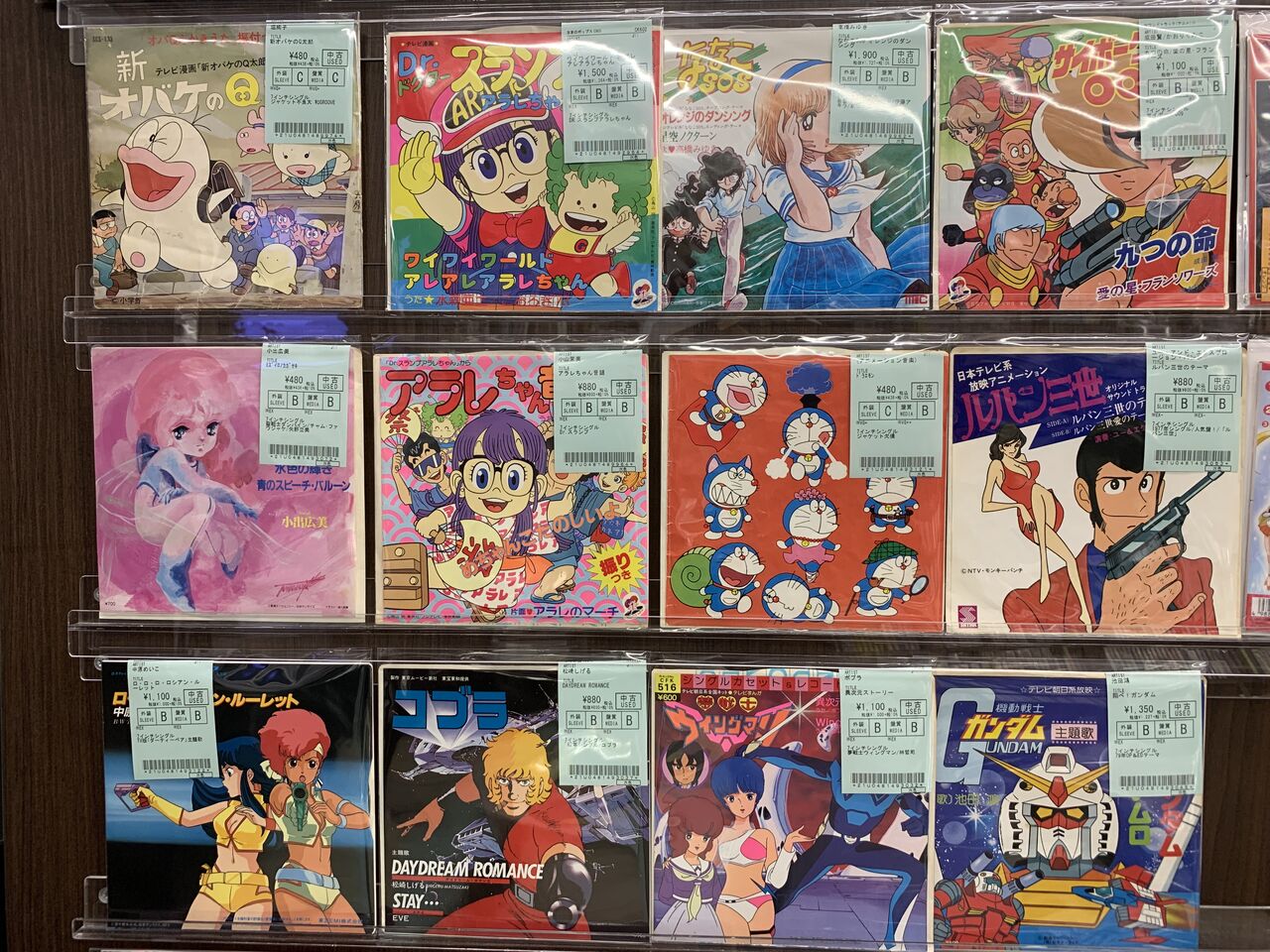 アラレちゃん/ガンダム/うる星やつらなど…7インチレコード300枚越え