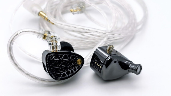 KZ Zenith」 独自の高性能ドライバー搭載。1万円以下の価格設定ながら