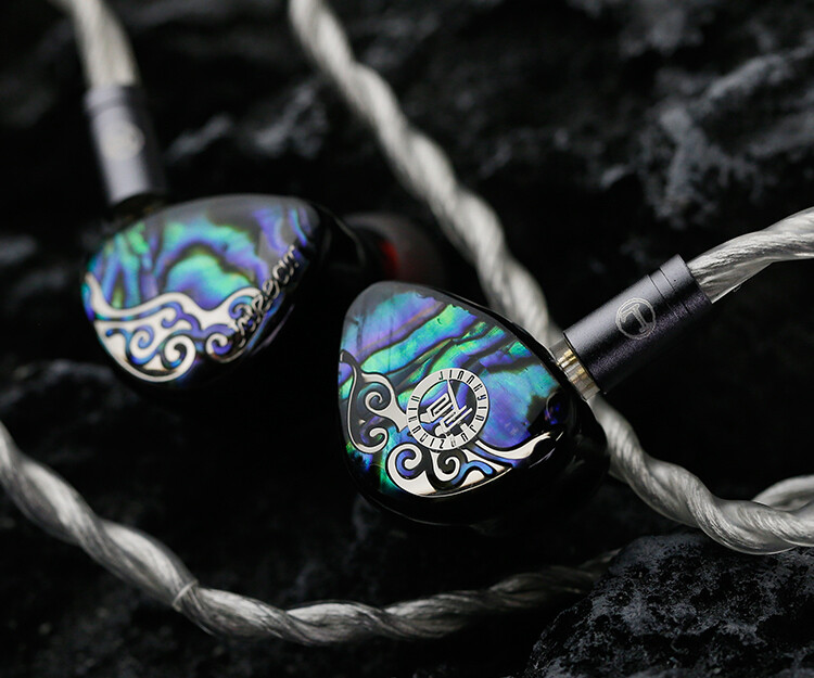 JUZEAR Butterfly 61T」 美しいシェルにKnowles製BAとCCP振動板