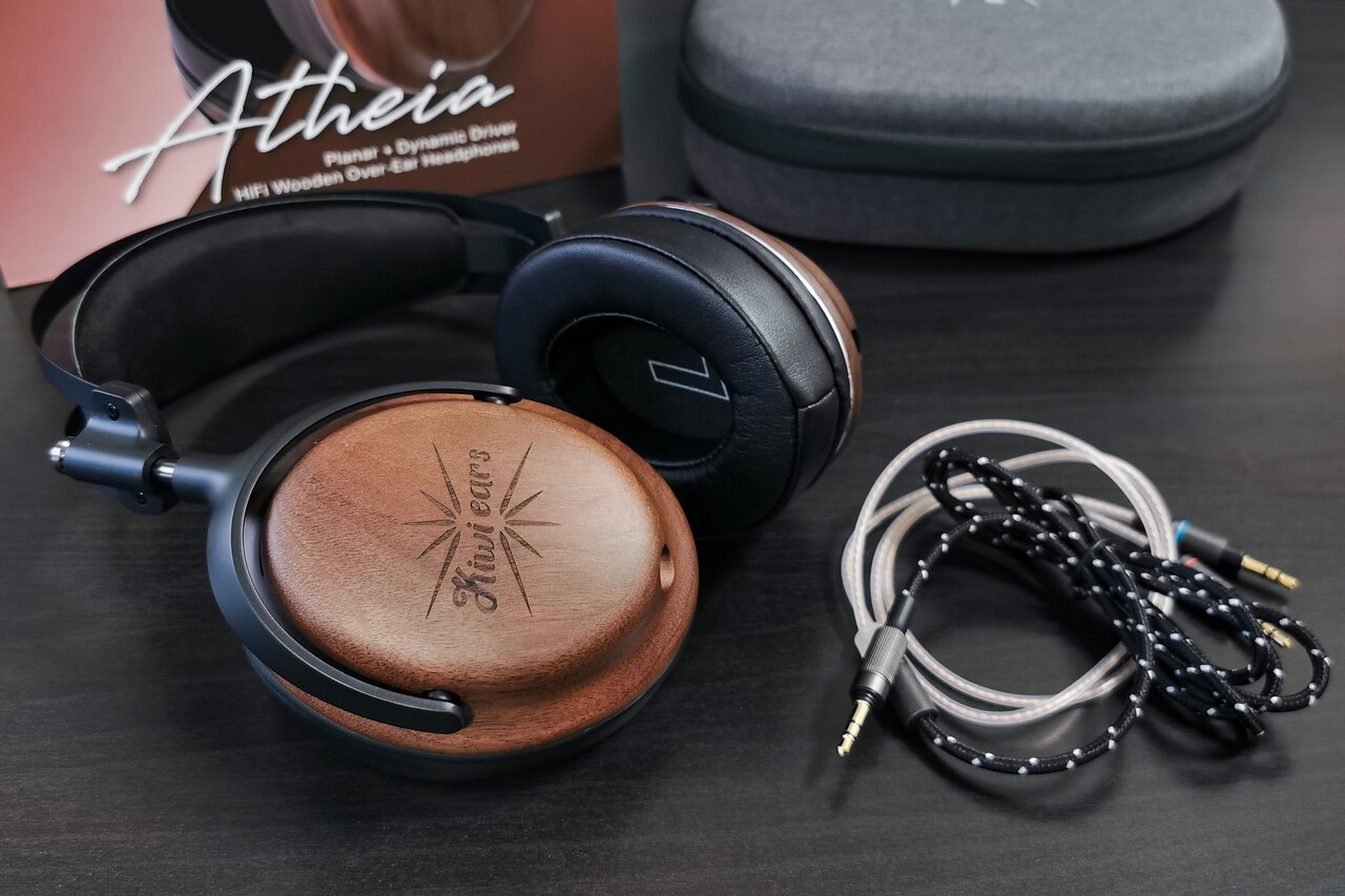 Kiwi Ears Atheia」 50mmダイナミック＆14.5mm平面駆動によるデュアル