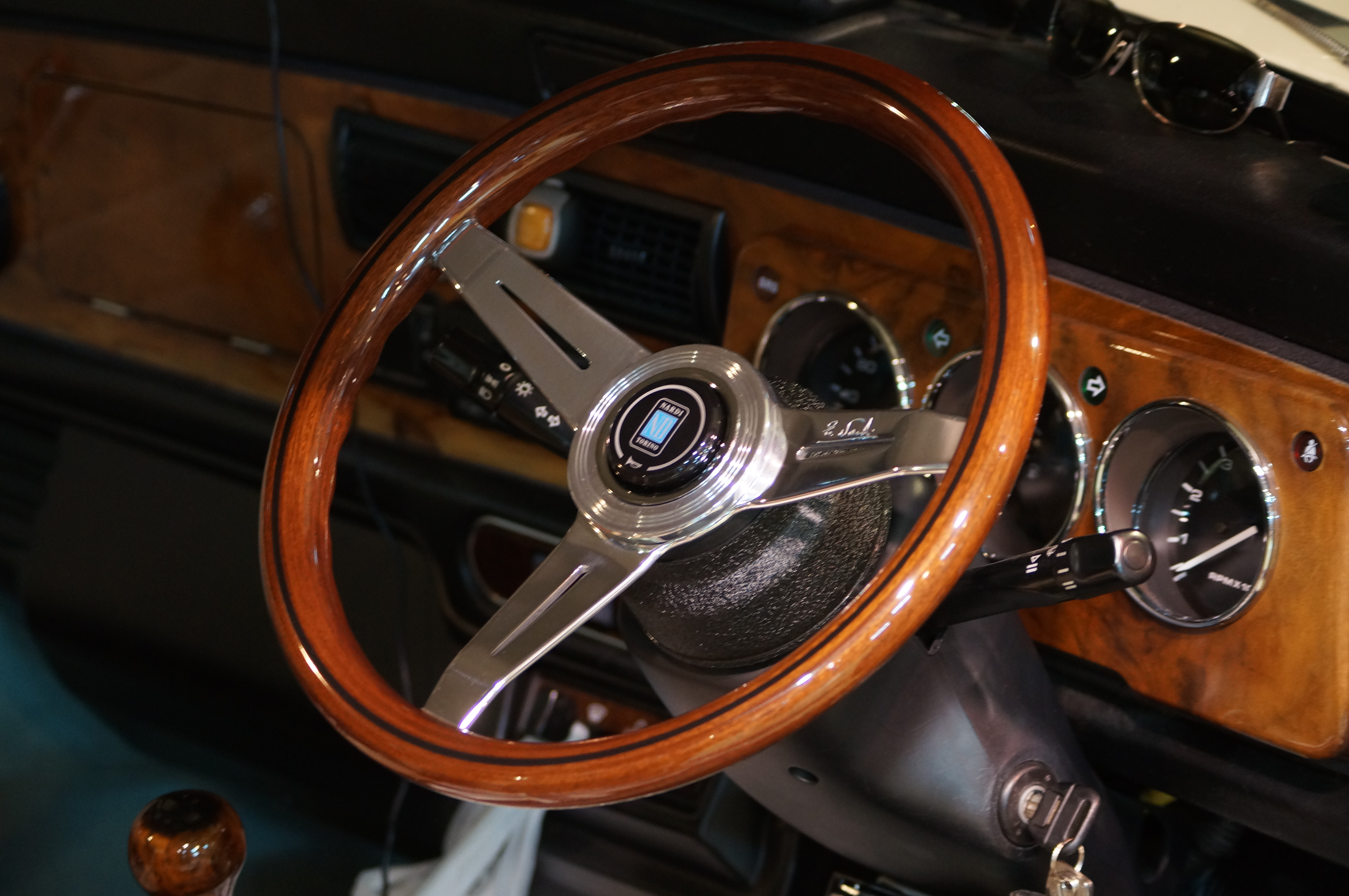 ローバーミニ ステアリング クラシック ミニ 旧車 ステアリング