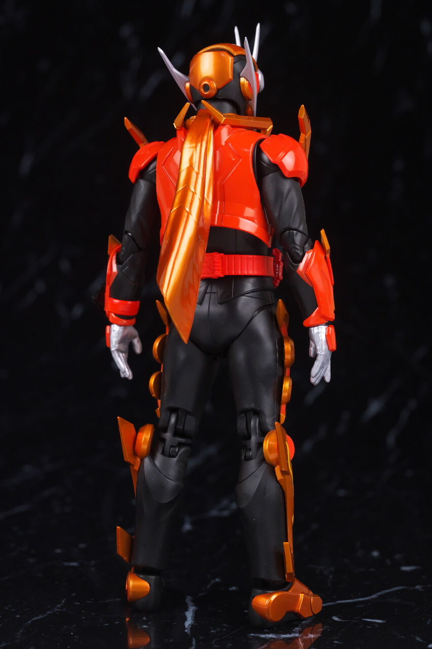 S.H.フィギュアーツ 仮面ライダーファイヤーガッチャードデイブレイク