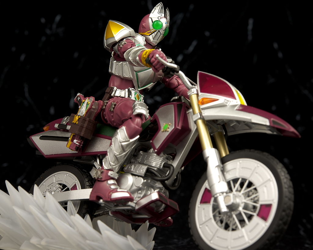 S.H.フィギュアーツ 仮面ライダーギャレン&レッドランバスセット