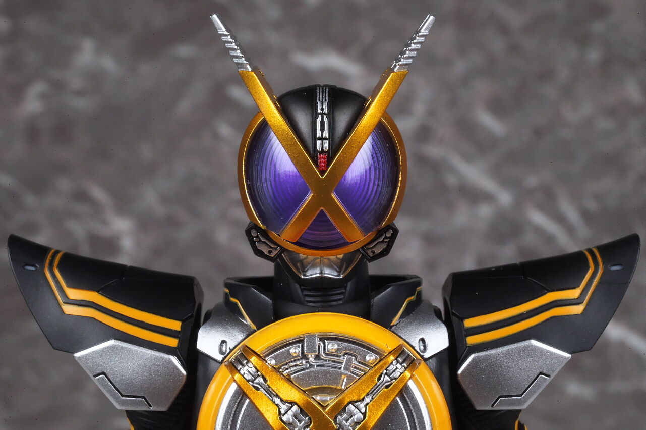 S.H.フィギュアーツ (真骨彫製法) 仮面ライダーネクストカイザ