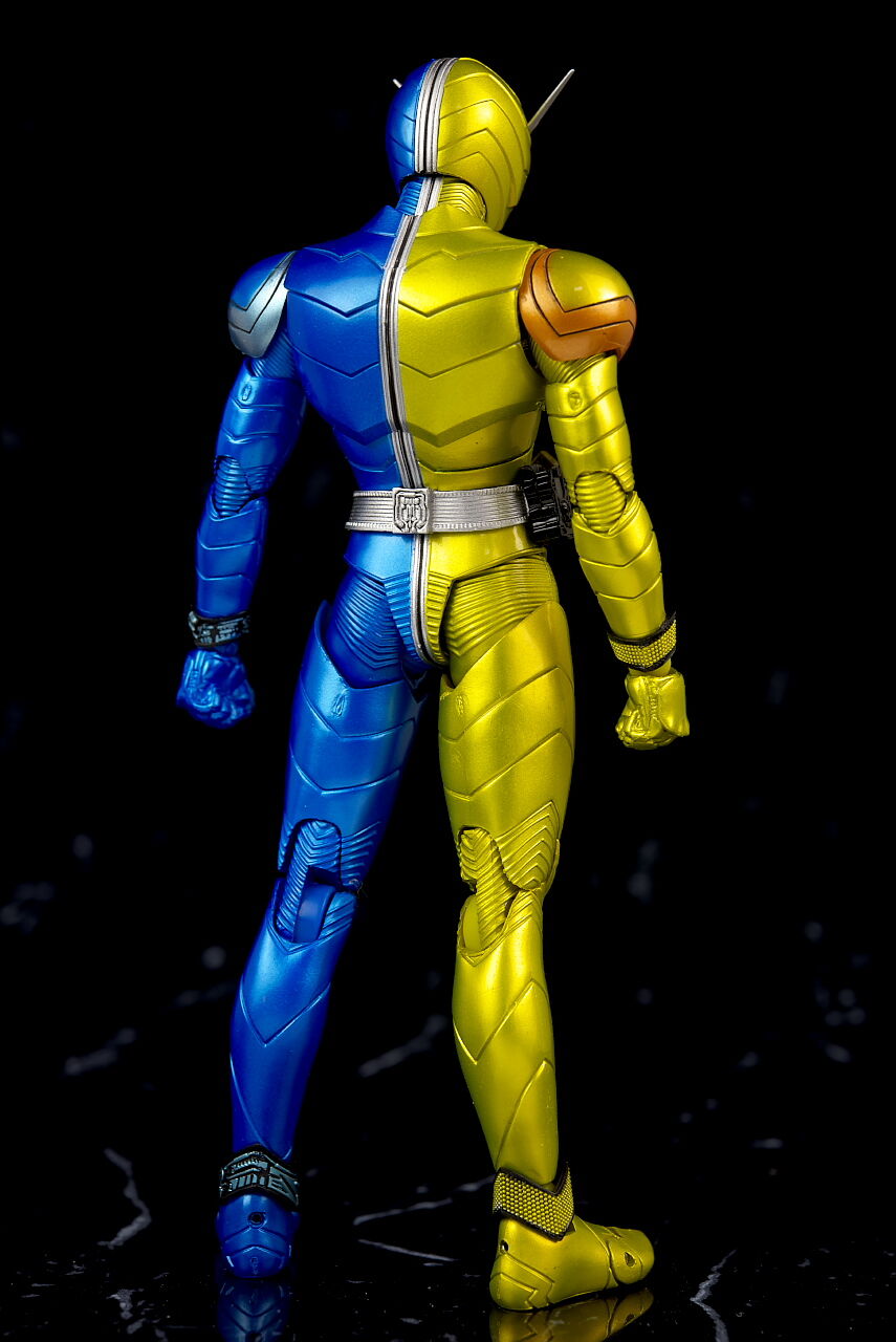 S.H.フィギュアーツ （真骨彫製法） 仮面ライダーW ルナトリガー