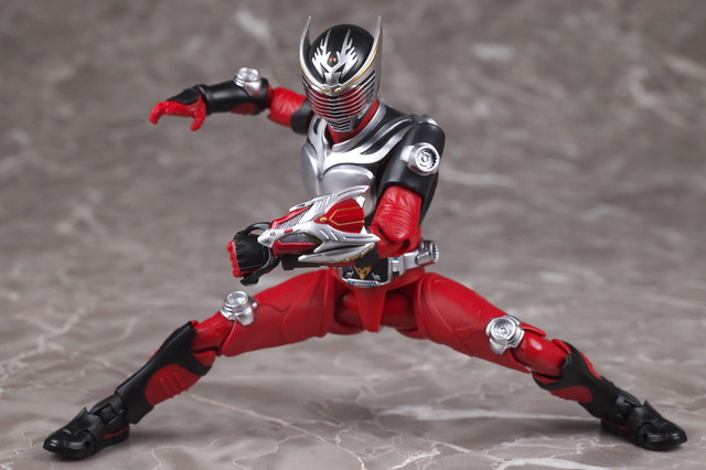 Fangxiucan さん専用 S.H.フィギュアーツ真骨彫製法仮面ライダー龍騎