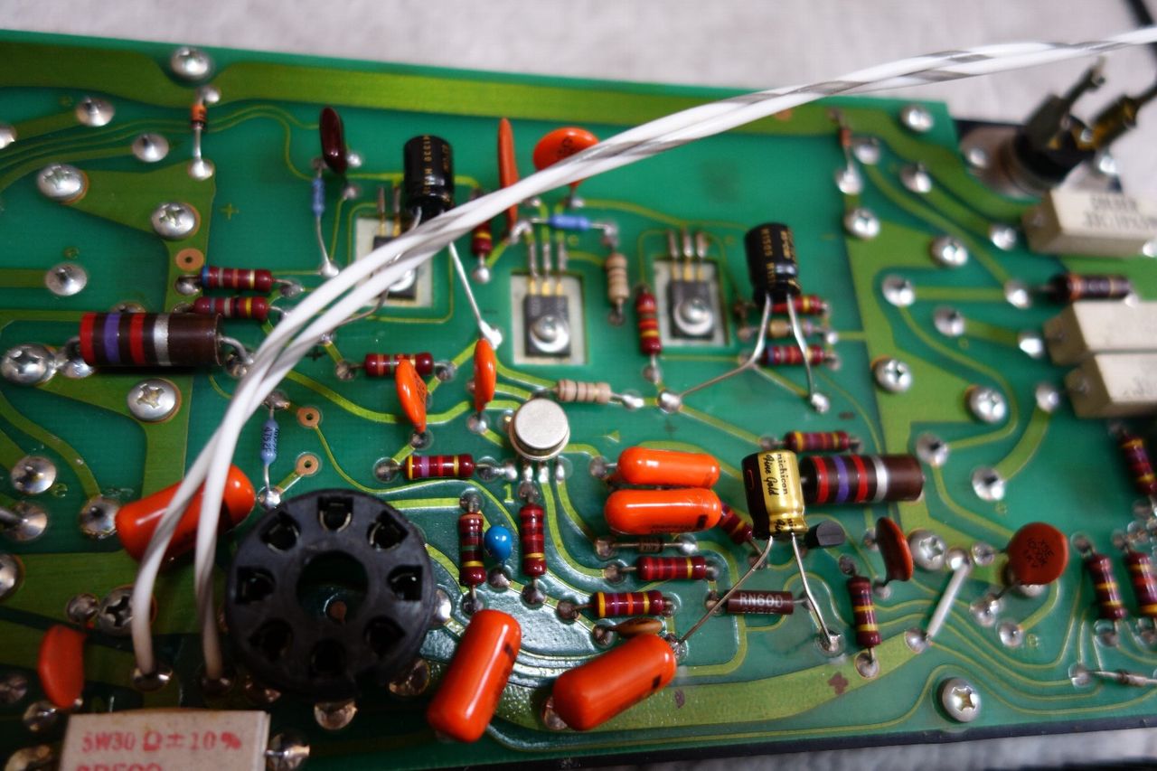 BGW 250D メインボードの修正 : アンプジャンカーのblog