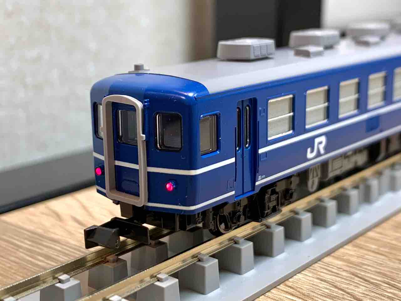 KATO 12系客車 高崎車両センター が入線！ - れいるのおと