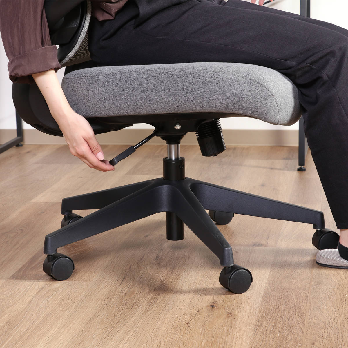 ワークチェア 座面高43.5～51cm ハイバックアームアップチェア