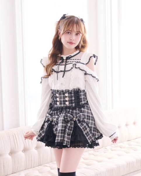 肩あきダブルストラップトップス ｜ LIZ LISA（リズリサ）公式通販