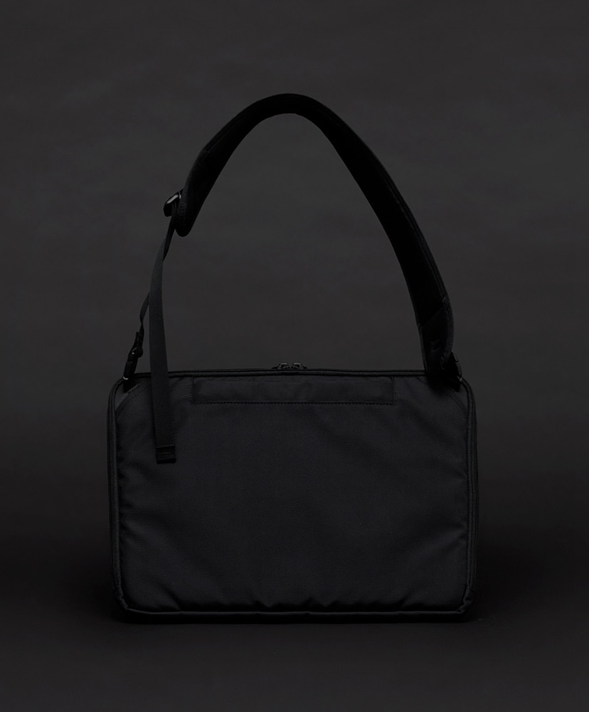 Shoulder Pro 16(ONE Black/ブラック): MONOLITH