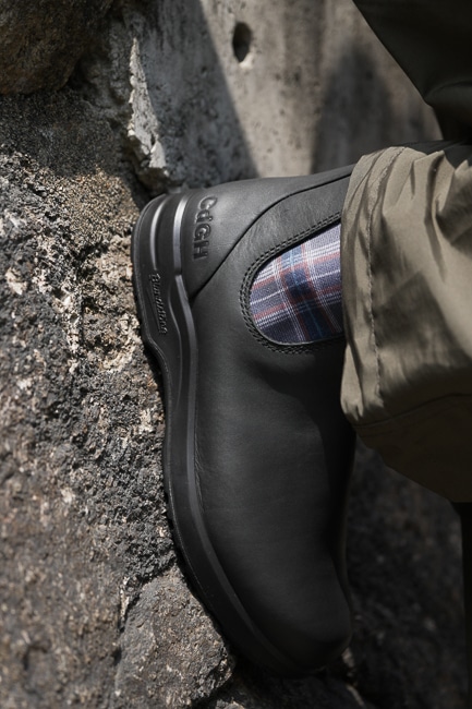 COMME des GARCONS HOMME流のサイドゴアブーツ。