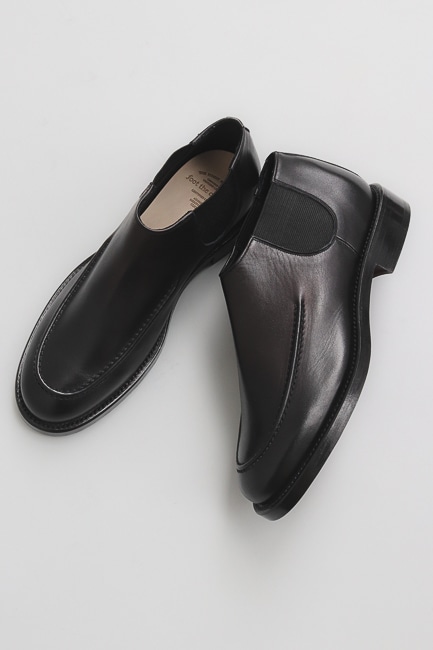 foot the coacher [The Moccasins Sidegore]