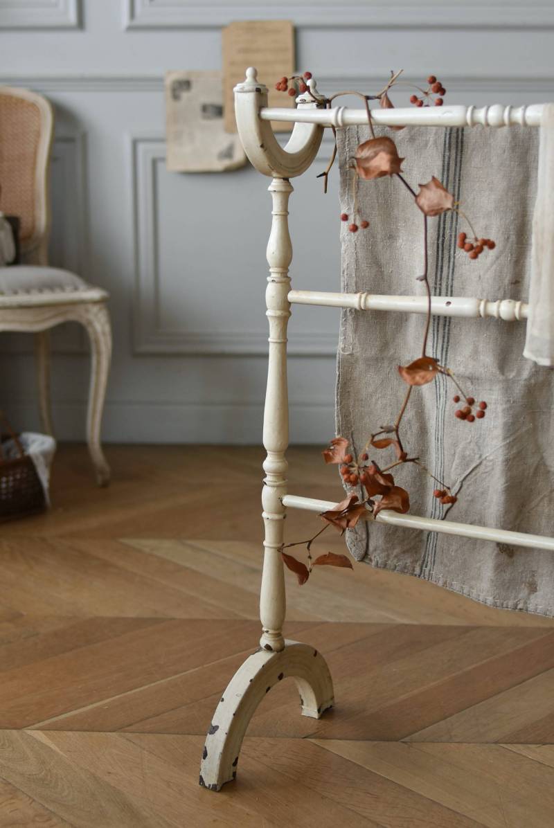 フランスアンティーク家具 タオルハンガーラック.2 フレンチシャビー