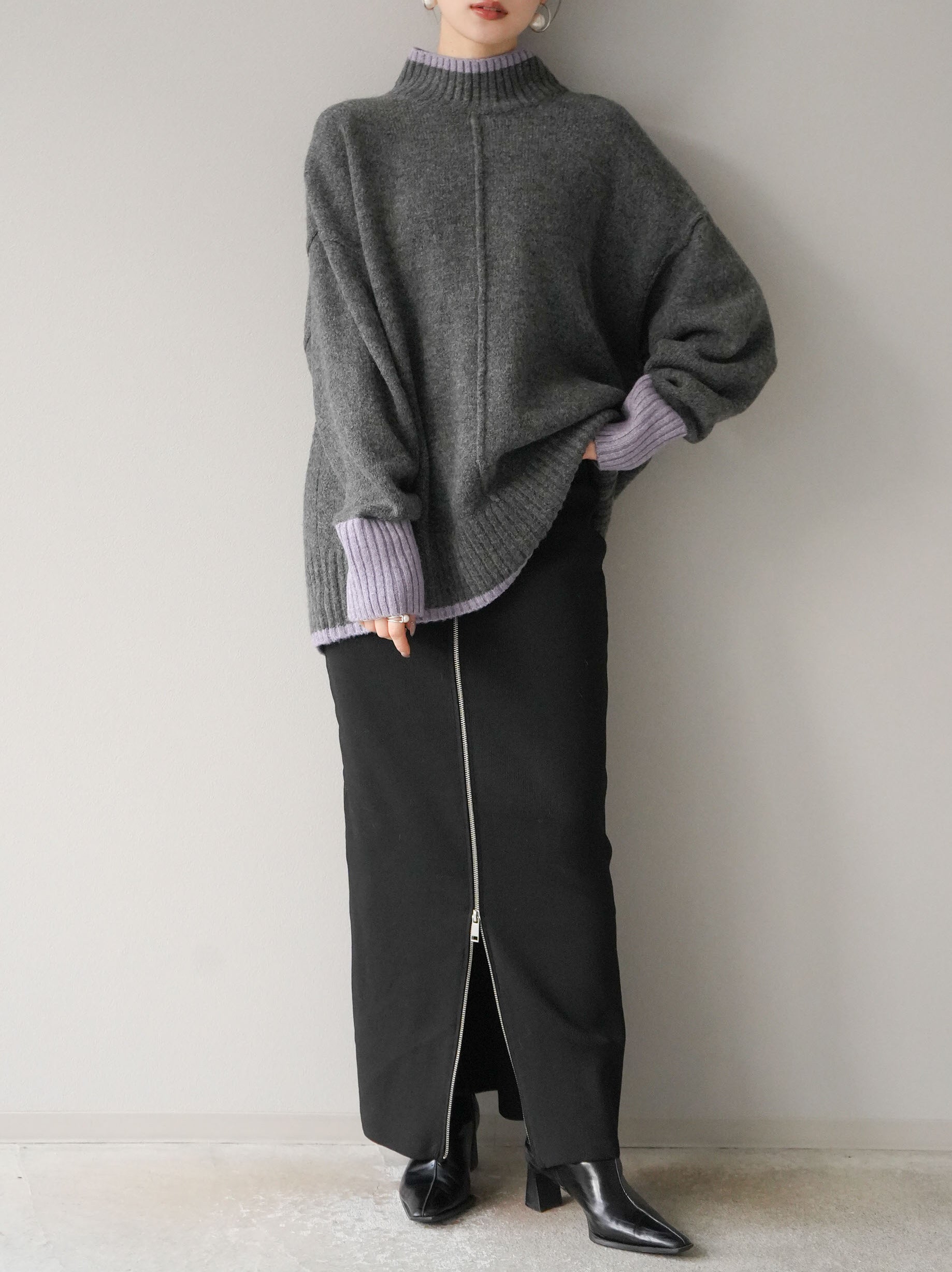 予約]配色ハイネックニットプルオーバー/チャコール – Lumier