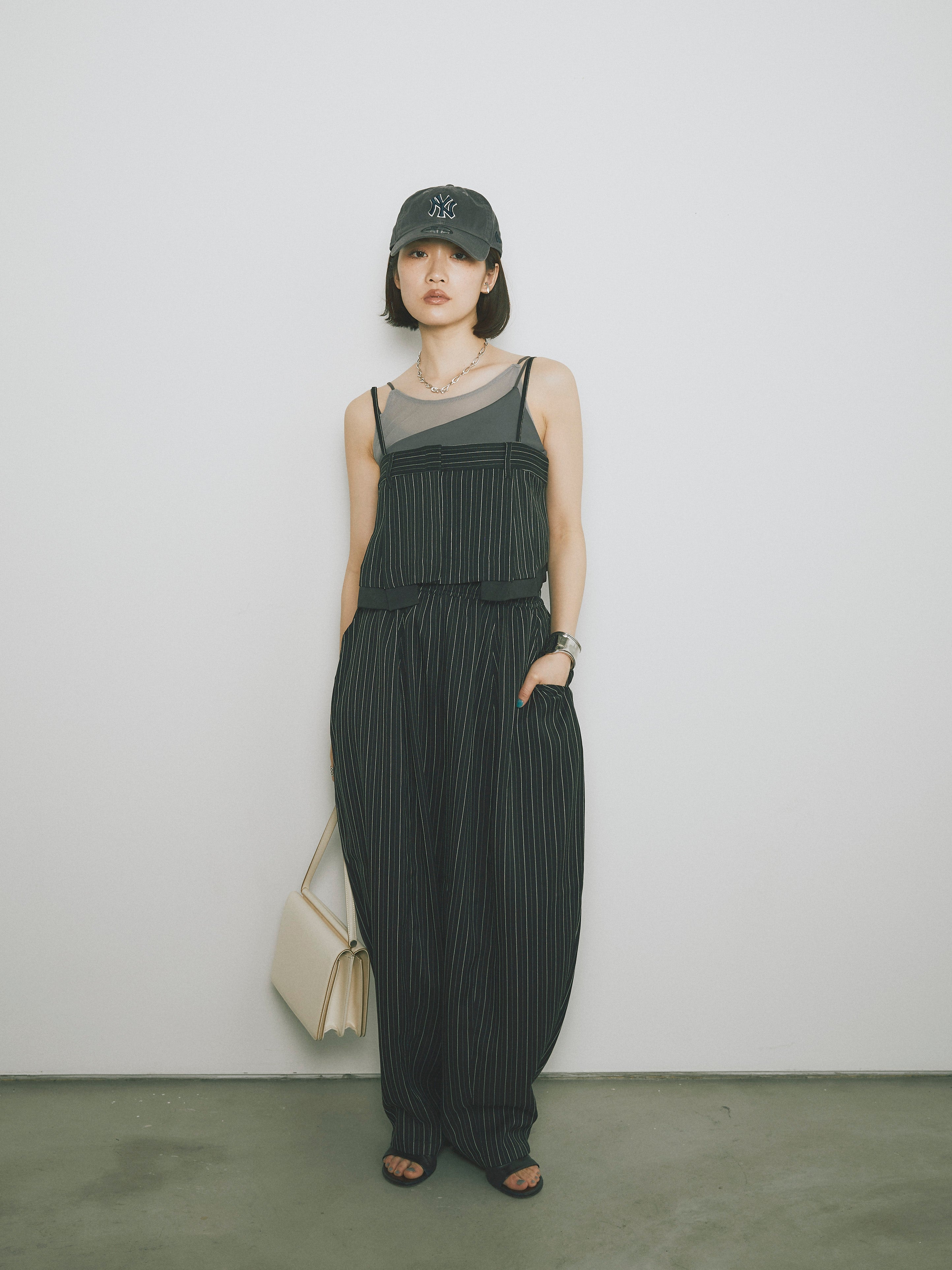 予約]ピンストライプキャミビスチェ/ブラック – Lumier