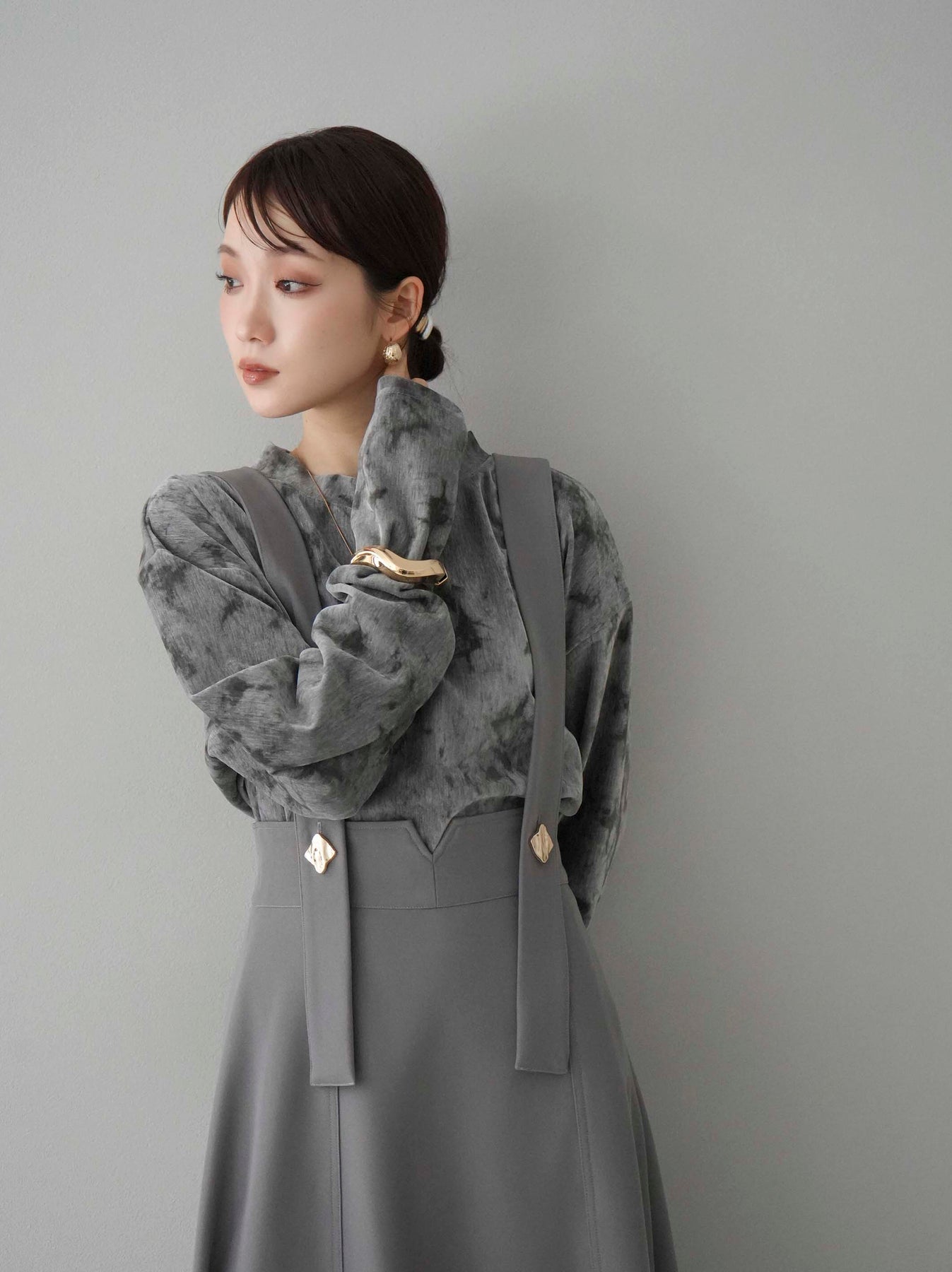 予約]ゴールドモチーフフレアジャンパースカート/グレー – Lumier