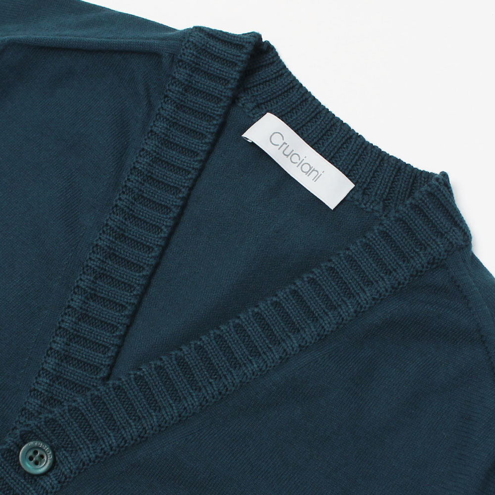 Cruciani（クルチアーニ）さすがイタリアニット王者の風格です