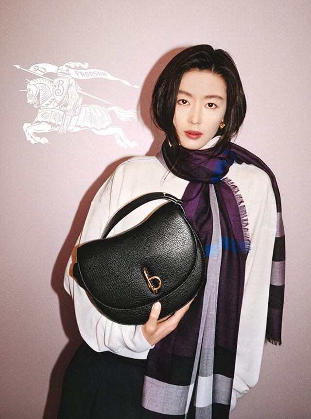 BURBERRY Rocking Horse Bag Campaign | Lula JAPAN [ルラ ジャパン]