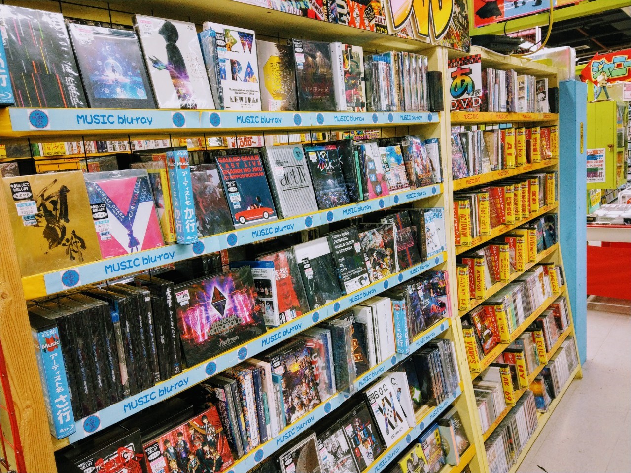 CD/DVD/Blu-ray コーナーより入荷情報!!スピッツのLIVE DVD 品出し致し