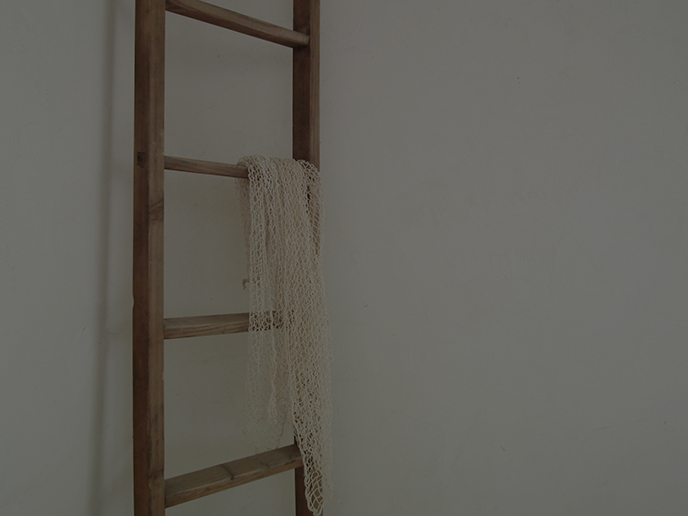 C01431 アンティーク 大型 素朴な木味の古いはしご ラダー | MANSIKKA