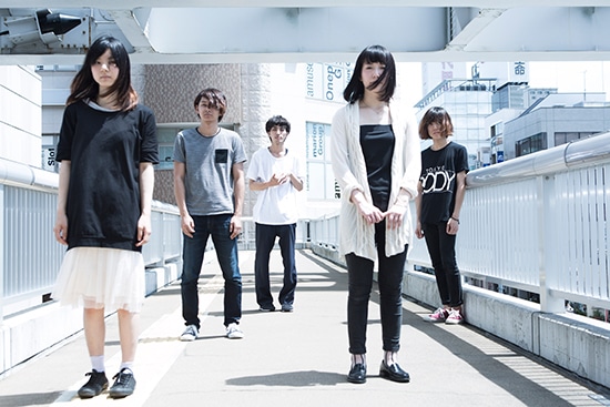 LILI LIMIT に注目!!!｜Music Sketch｜Culture｜madameFIGARO.jp