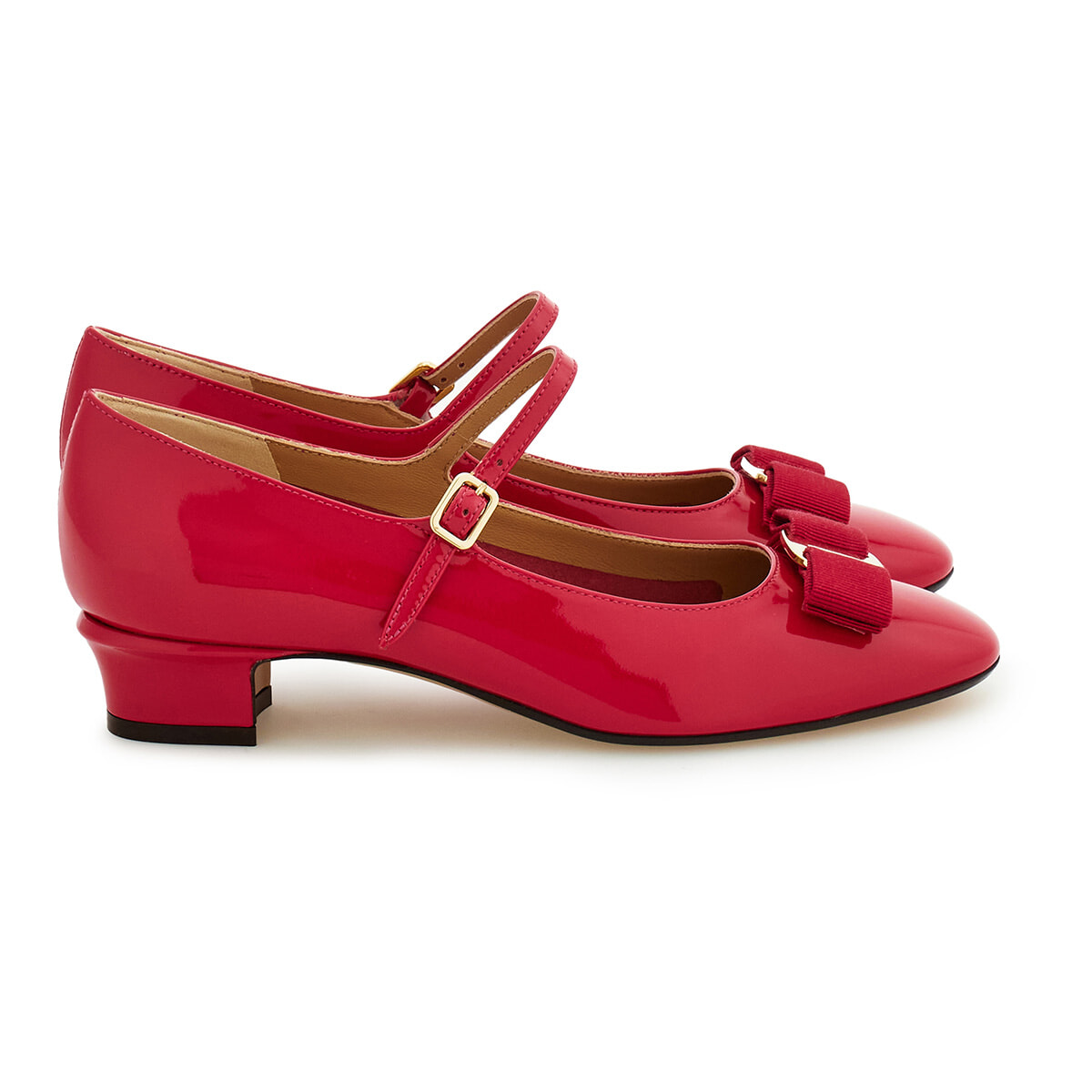 フェラガモ】アイコンシューズ「ヴァラ」の最新作を東京と大阪の