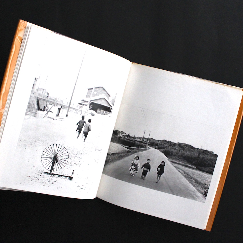 童暦 / Children the Year Around（Signed, With OBI） - 植田 正治