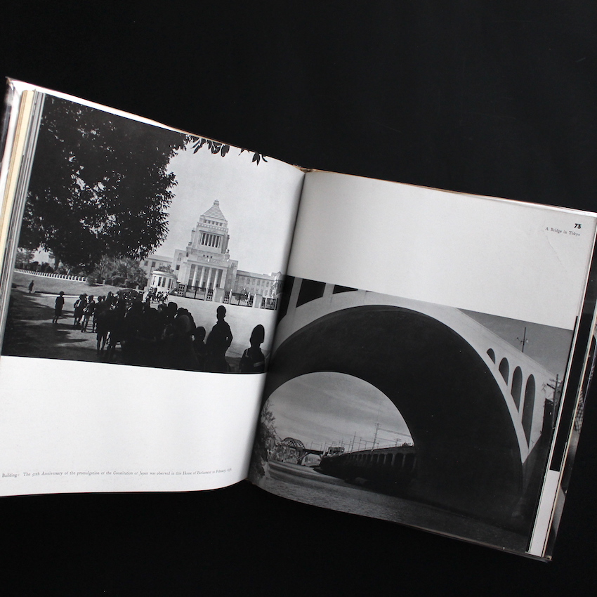 Japan Through A Leica（First Edition） - 木村 伊兵衛 / Ihei Kimura