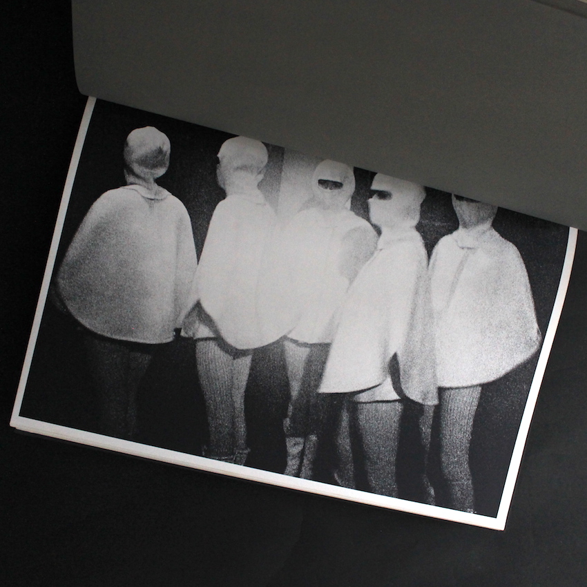 都市へ / Toshi-e（Towards the City, First Edition, Signed） - 高梨