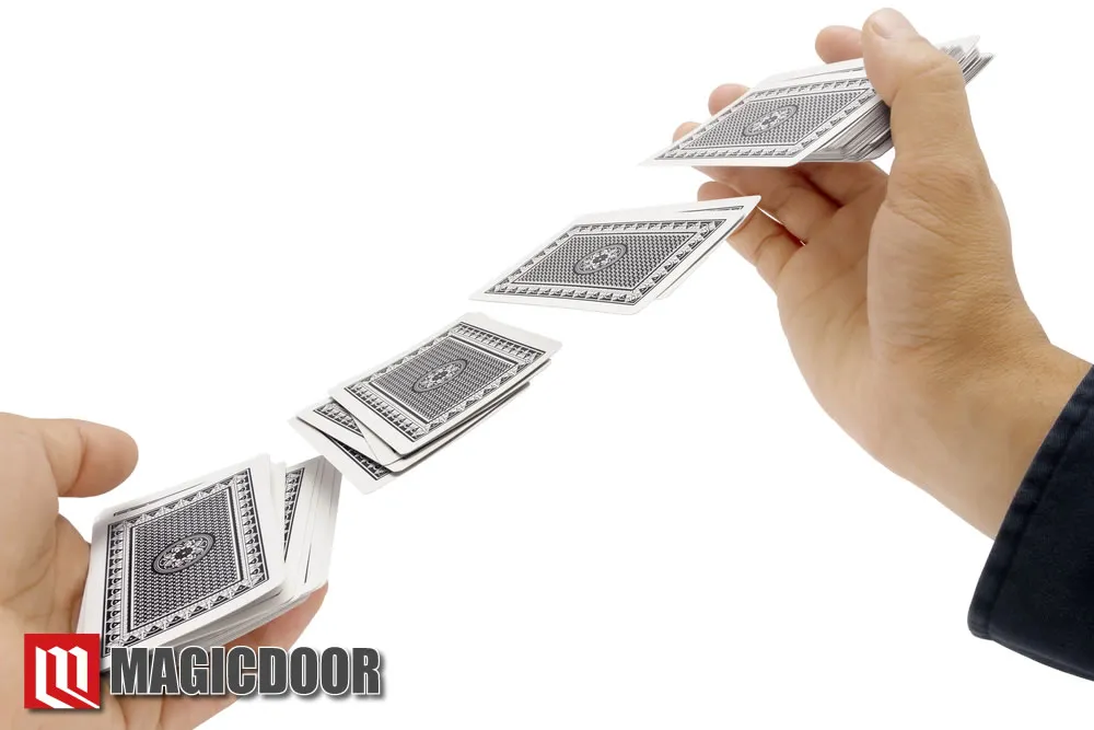 カーディストリーのやり方や練習法とは？トランプを自由自在に操る技を