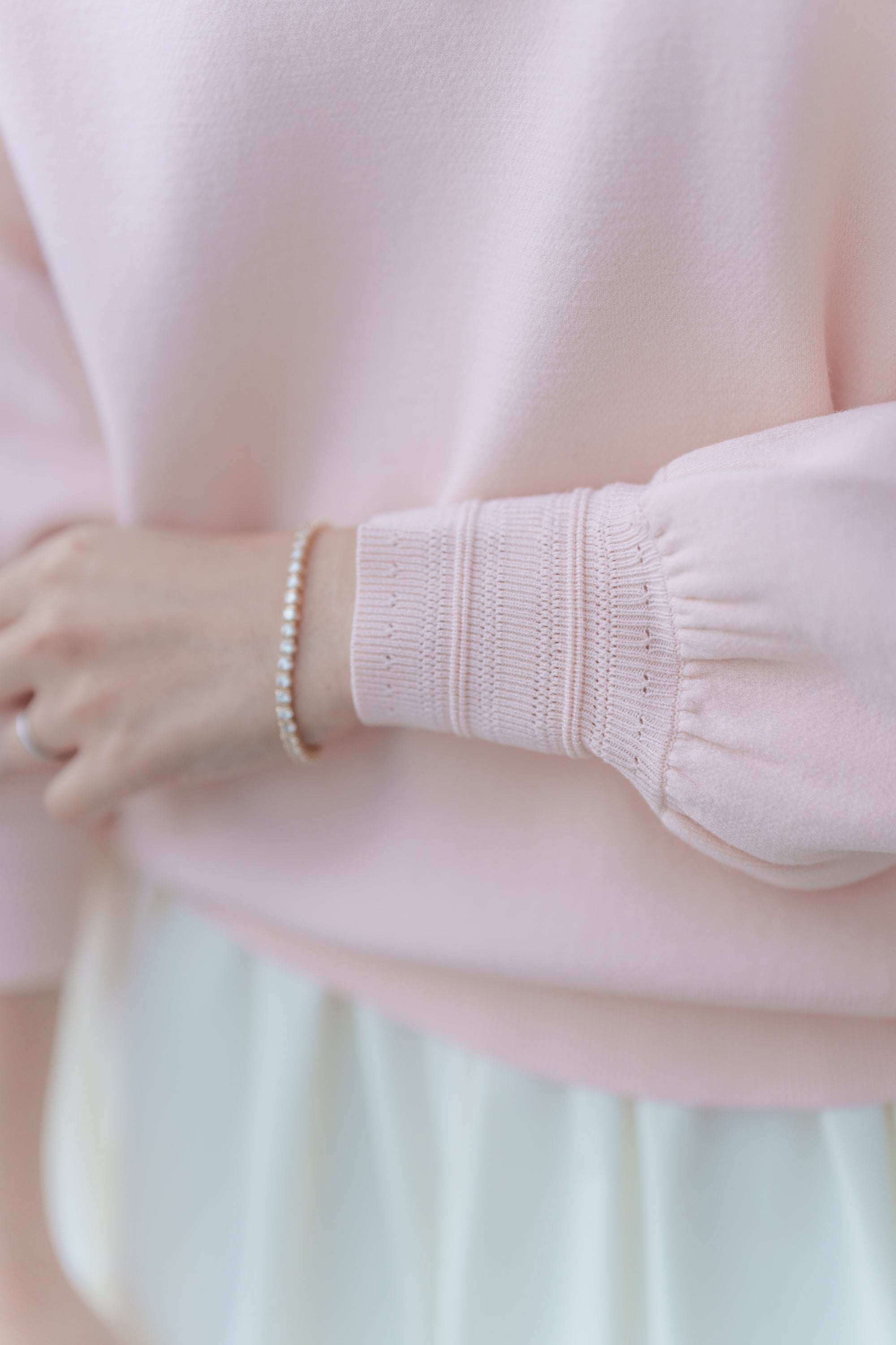 MEエンブロイダリーニットプルオーバー【リサイクルポリエステル