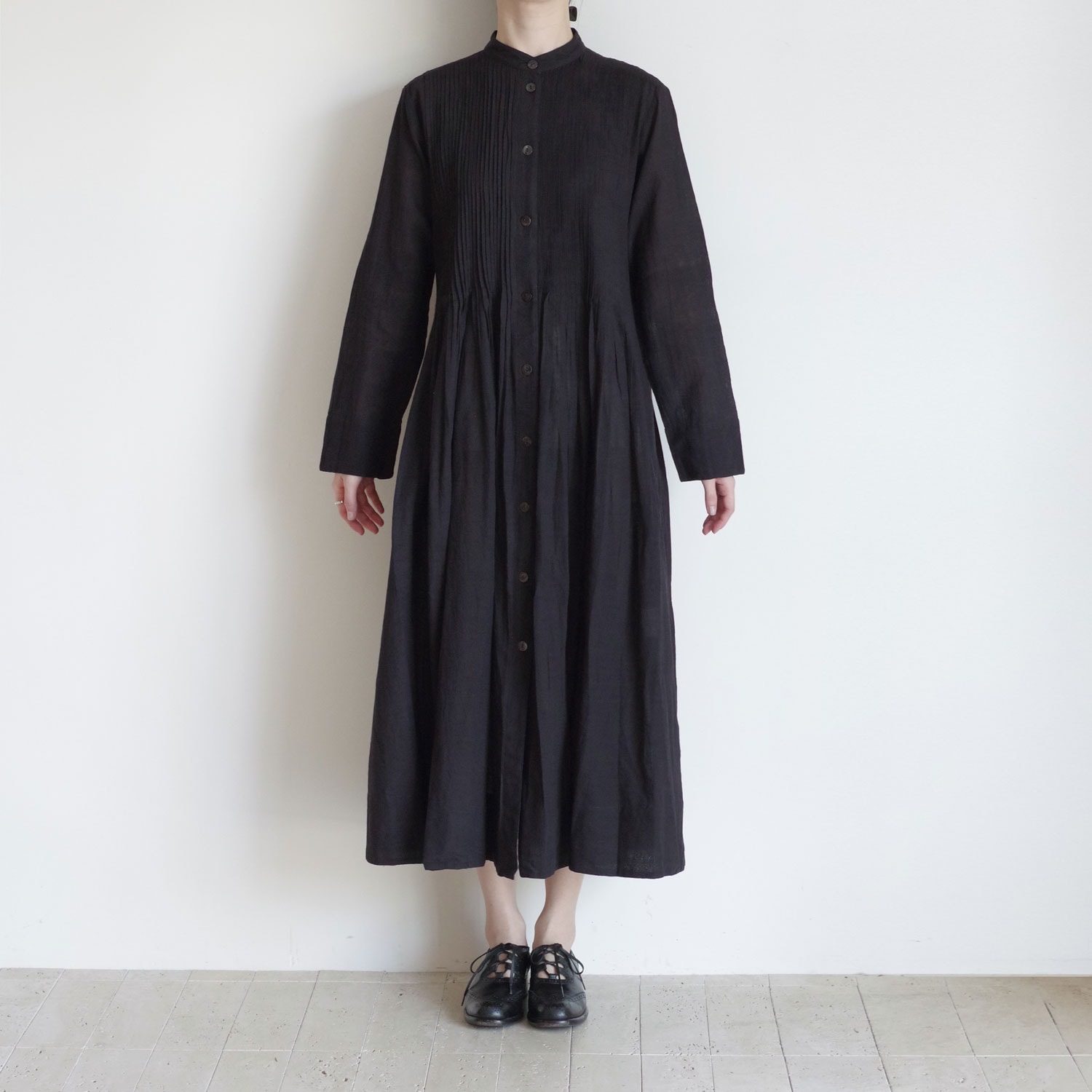 Khadi and Co カディーアンドコー : INGMARY ピンタックスタンドカラー