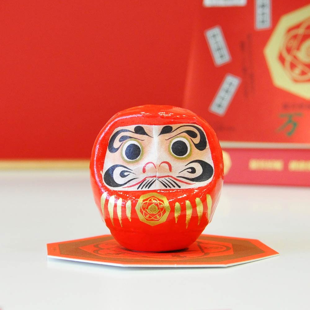 気分も上がる！運気爆上げカレンダーやだるまなどの縁起物雑貨