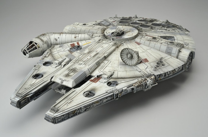 1/72ミレニアム・ファルコン塗装済完成品