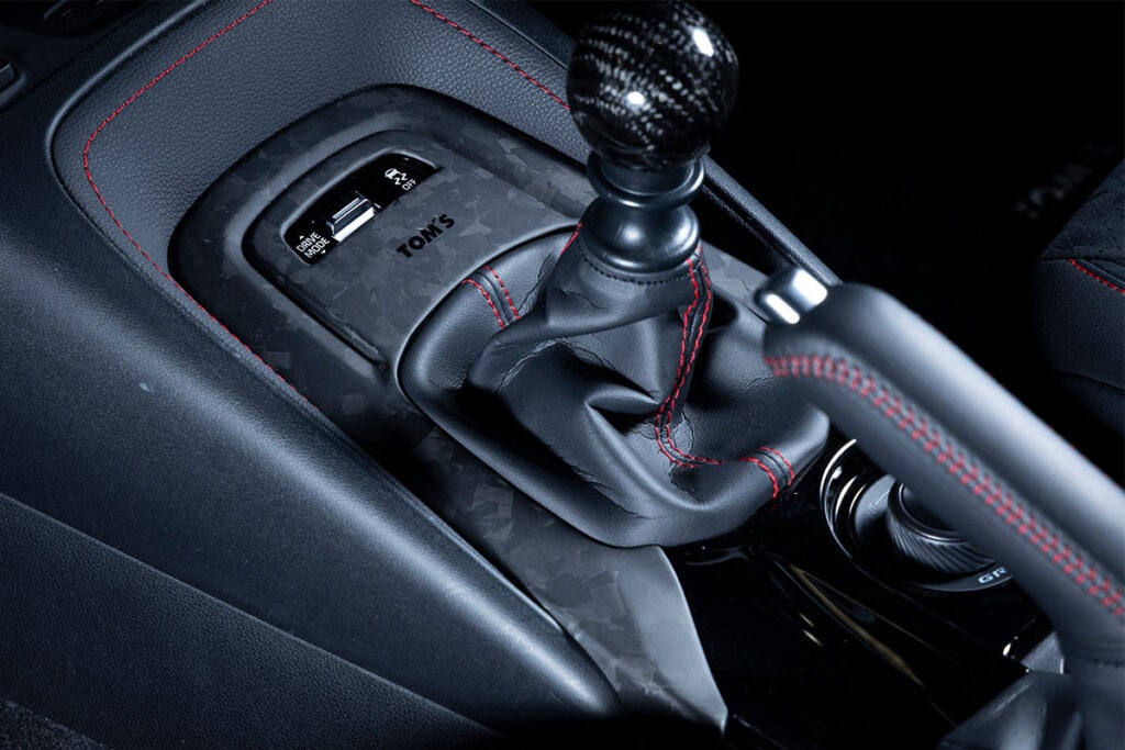 GRカローラ カーボンパーツ】 シフトパネルNo1