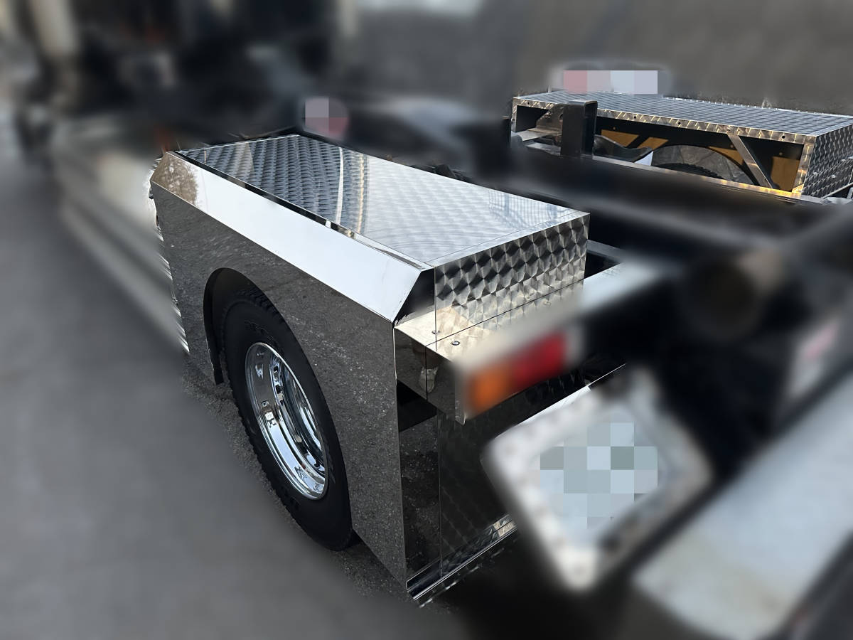 ステンレス バスフェンダー 左右2個セット 中型4t/19.5インチ 鏡面×鱗