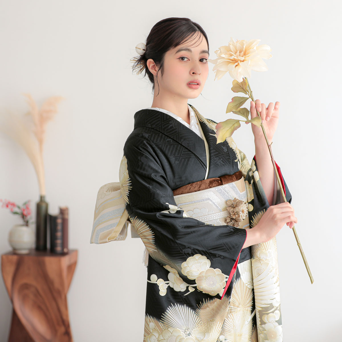 黒金 鶴に松梅（【振袖・袋帯・長襦袢のセット商品】） | FURISODE