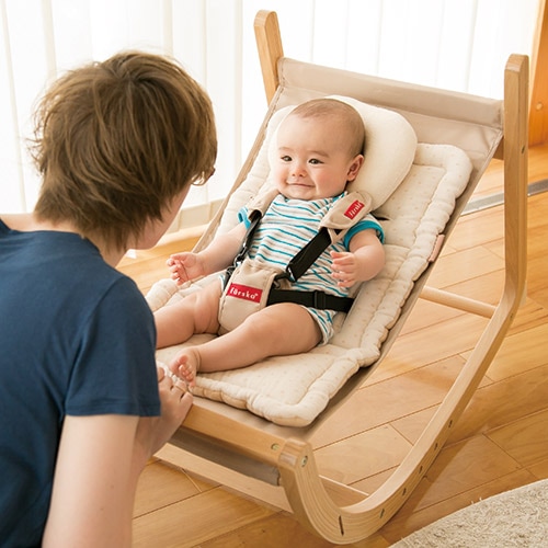 farska スクロールチェアプラス ナチュラル / ブラウン ｜ ブリベビ