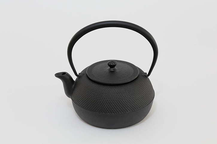 鉄瓶 平形まろみアラレ 1L （OIGEN／オイゲン） | やかん・ケトル